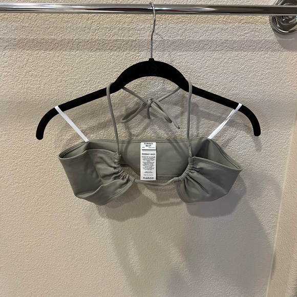 Aritzia Sunday Best Halter Top Dry Basil - Picture 2 of 3